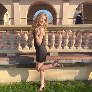 Meet your Posher, Cami